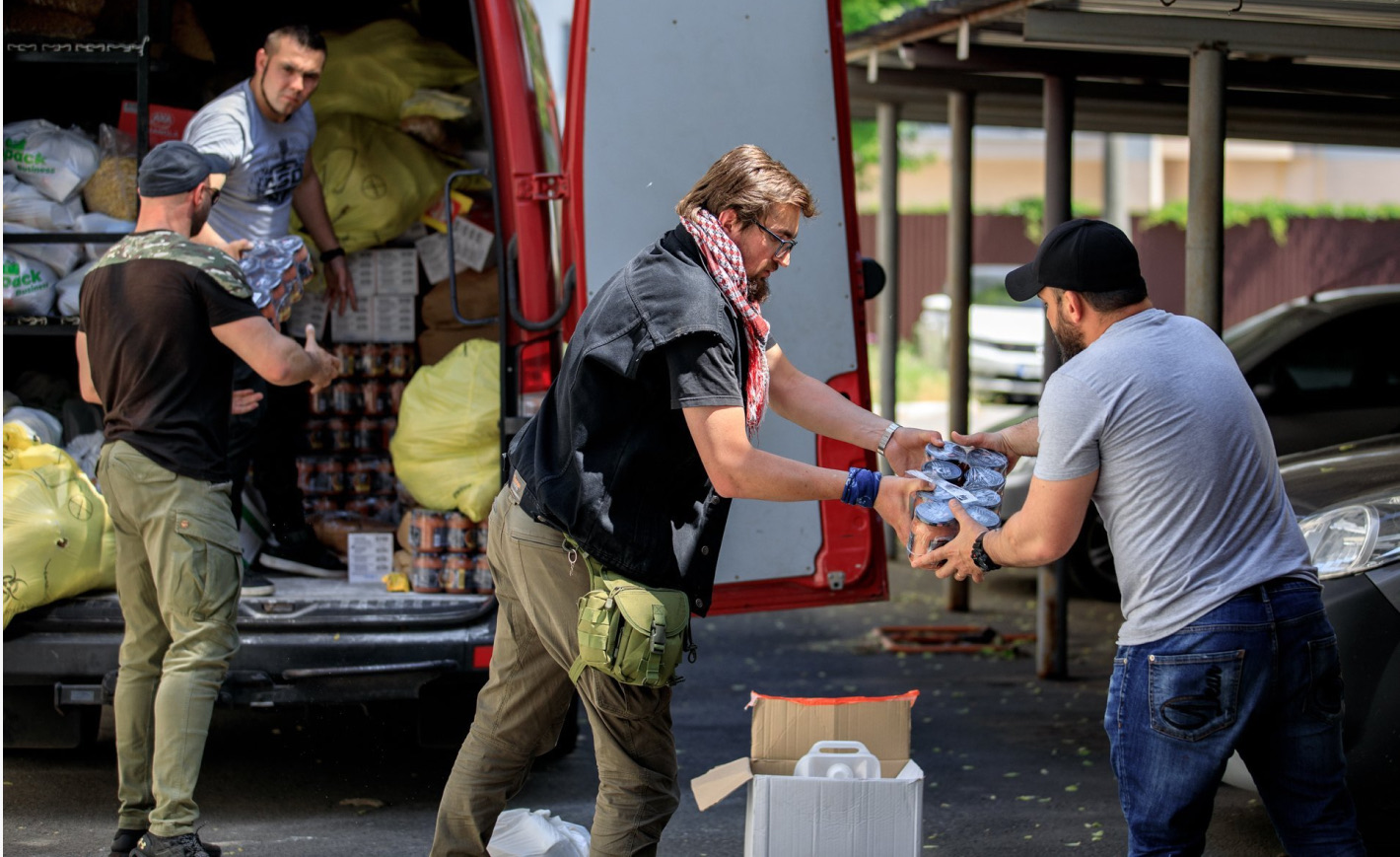 photo of volunteers